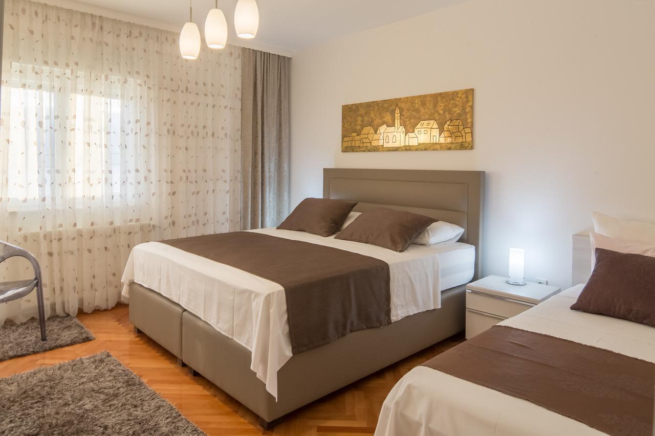 אומיס Villa Mandalinic מראה חיצוני תמונה