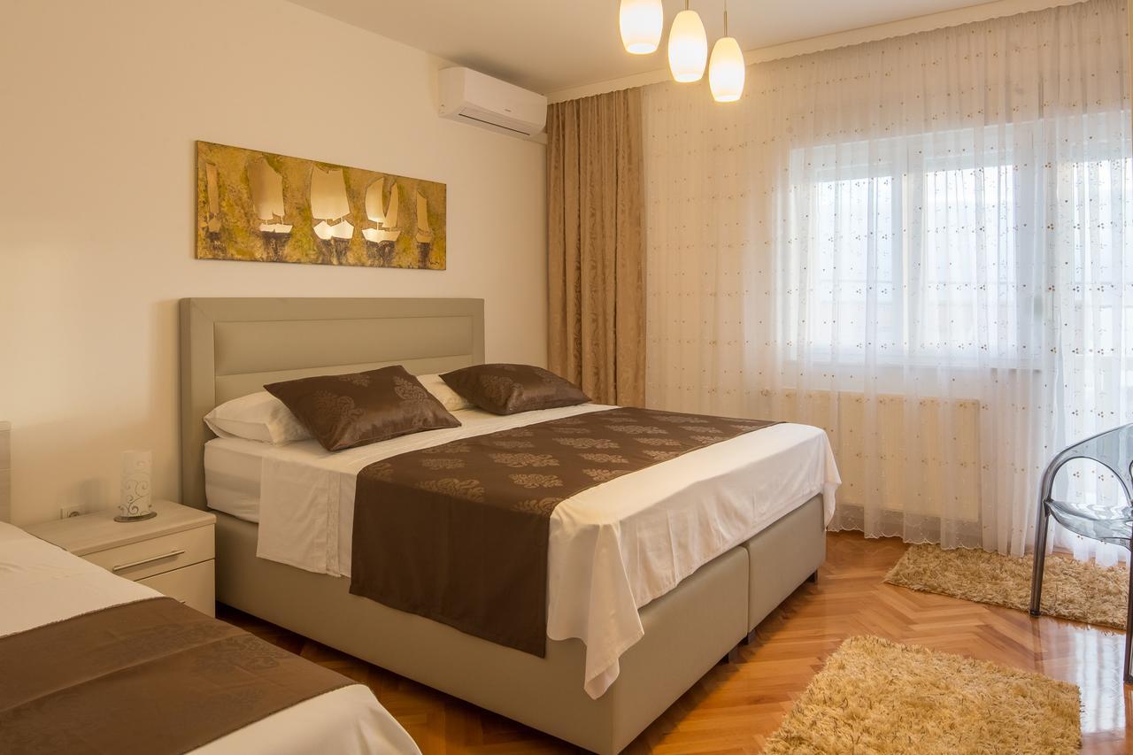 אומיס Villa Mandalinic מראה חיצוני תמונה
