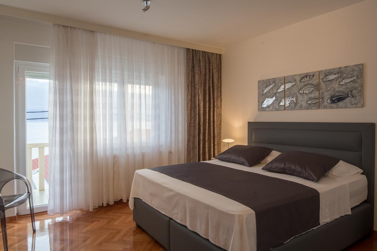אומיס Villa Mandalinic מראה חיצוני תמונה